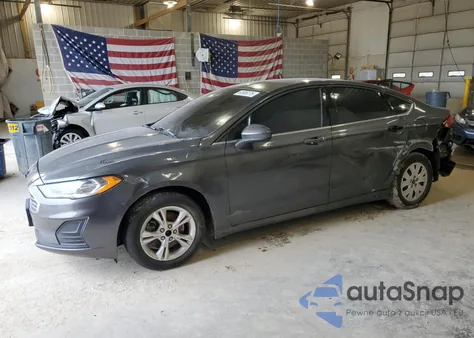 2019 Ford Fusion S z USA, uszkodzony, nr VIN 3FA6P0G75KR250805